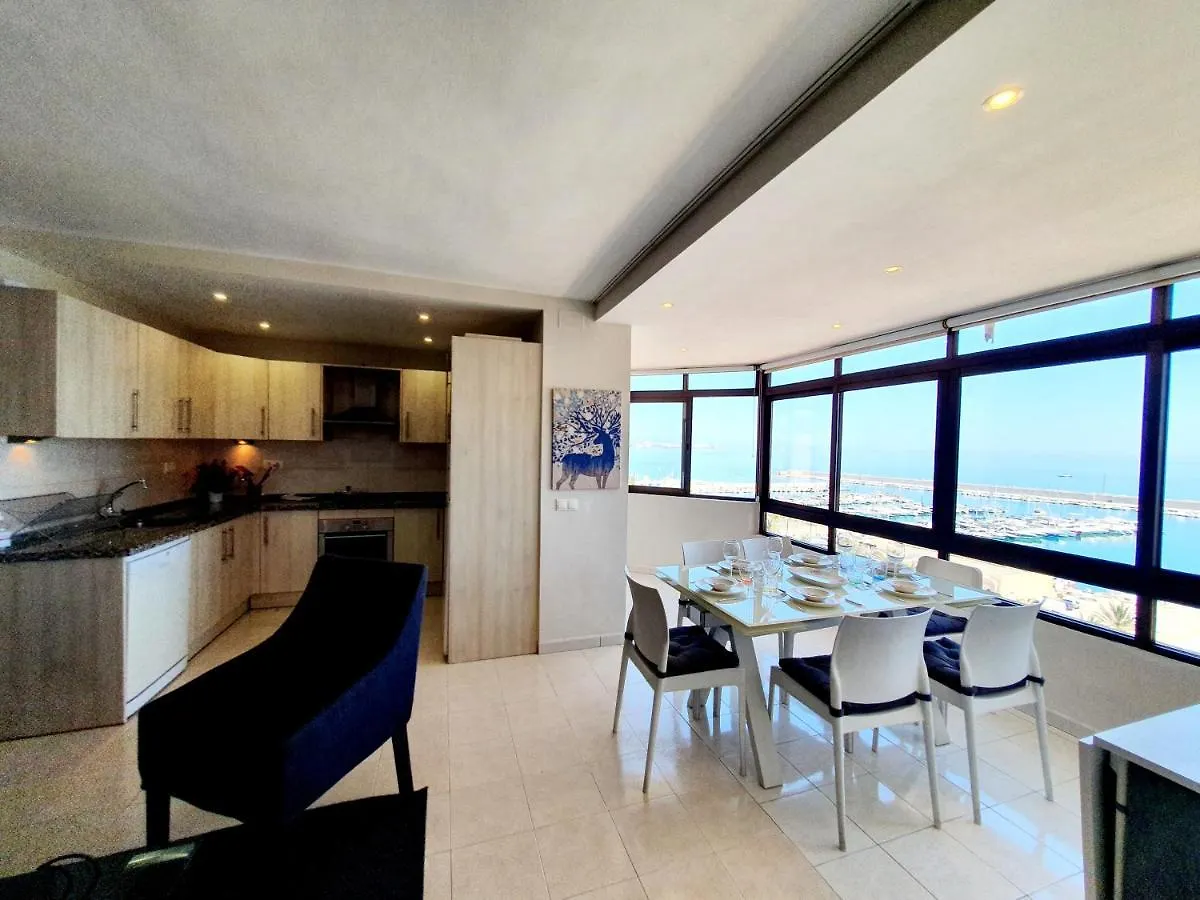 דירות פואנגירולה Marina Tower